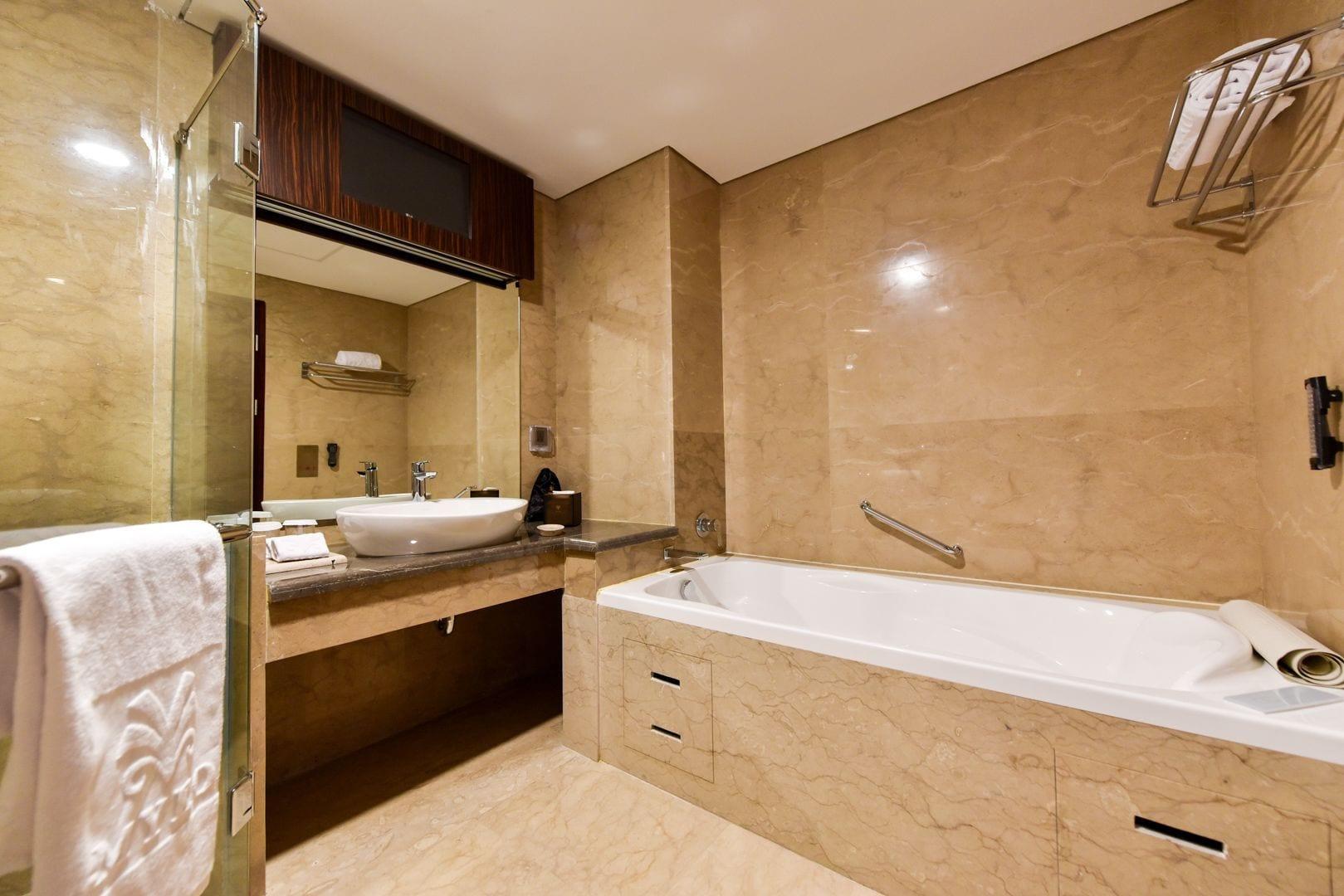 Myko Hotel & Convention Center Makassar Buitenkant foto