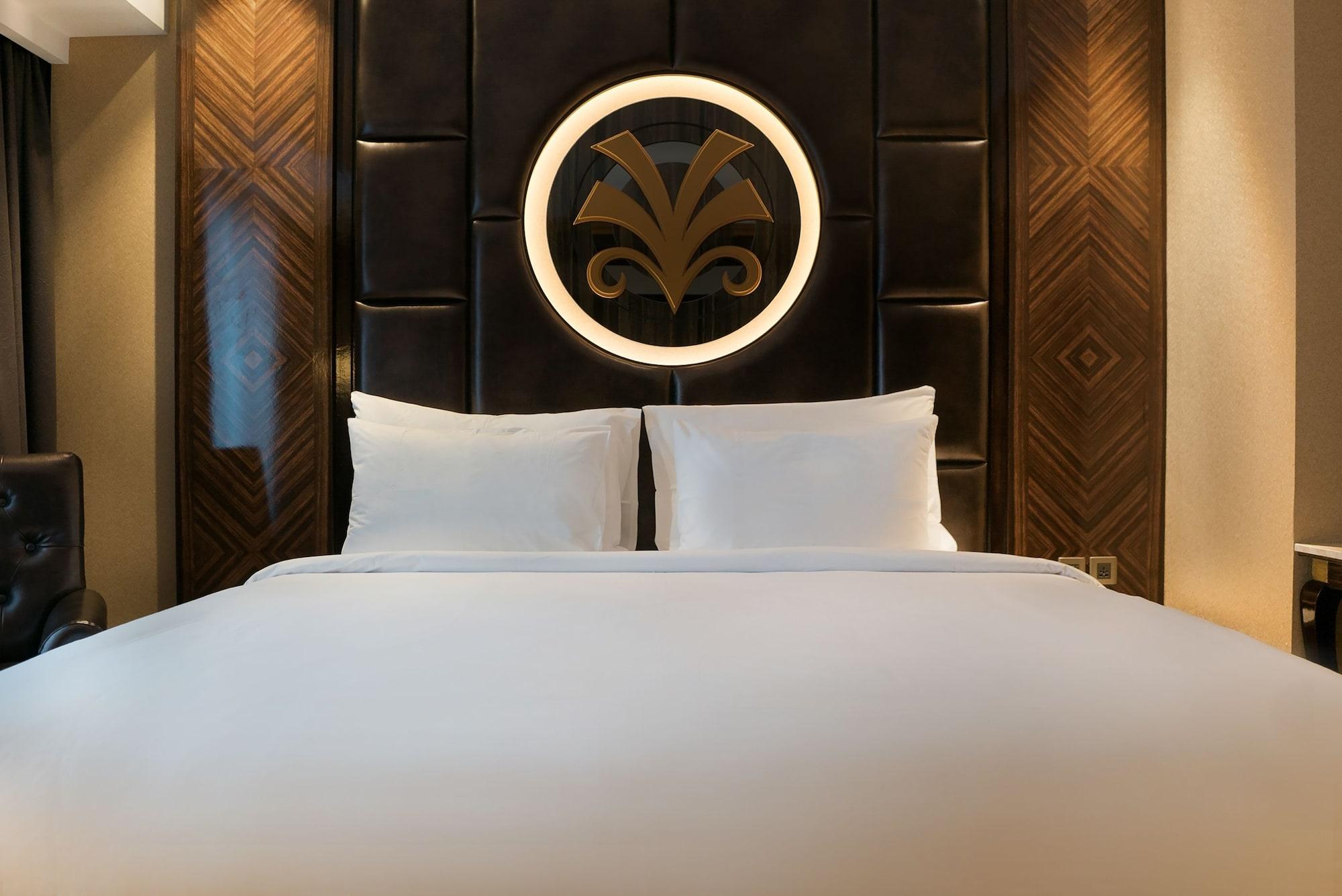 Myko Hotel & Convention Center Makassar Buitenkant foto