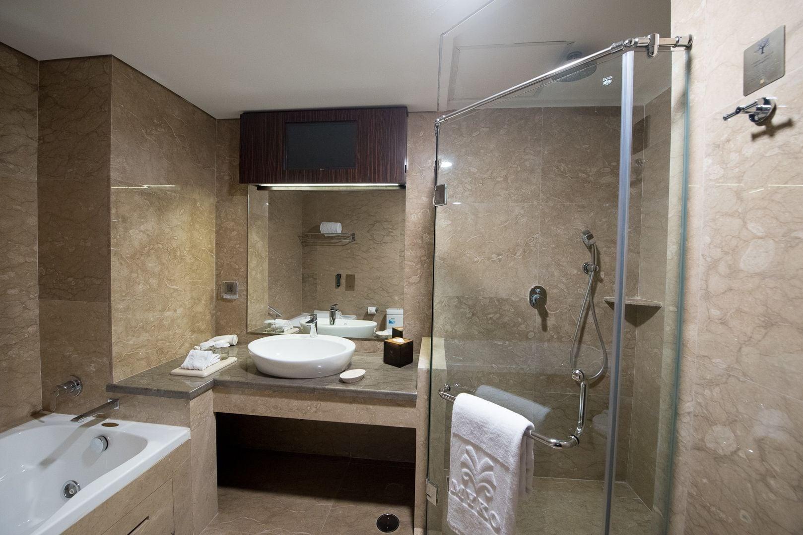 Myko Hotel & Convention Center Makassar Buitenkant foto