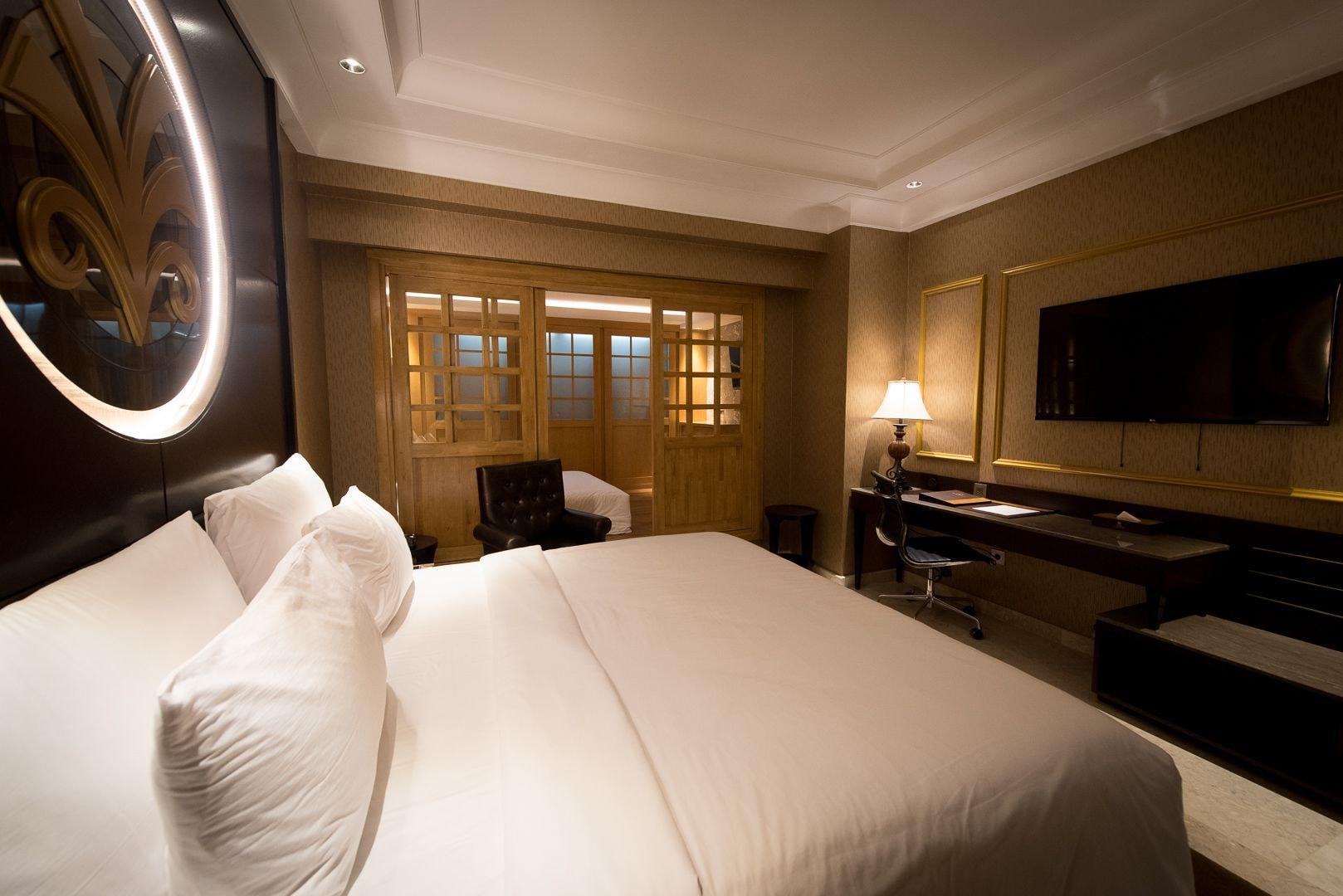 Myko Hotel & Convention Center Makassar Buitenkant foto