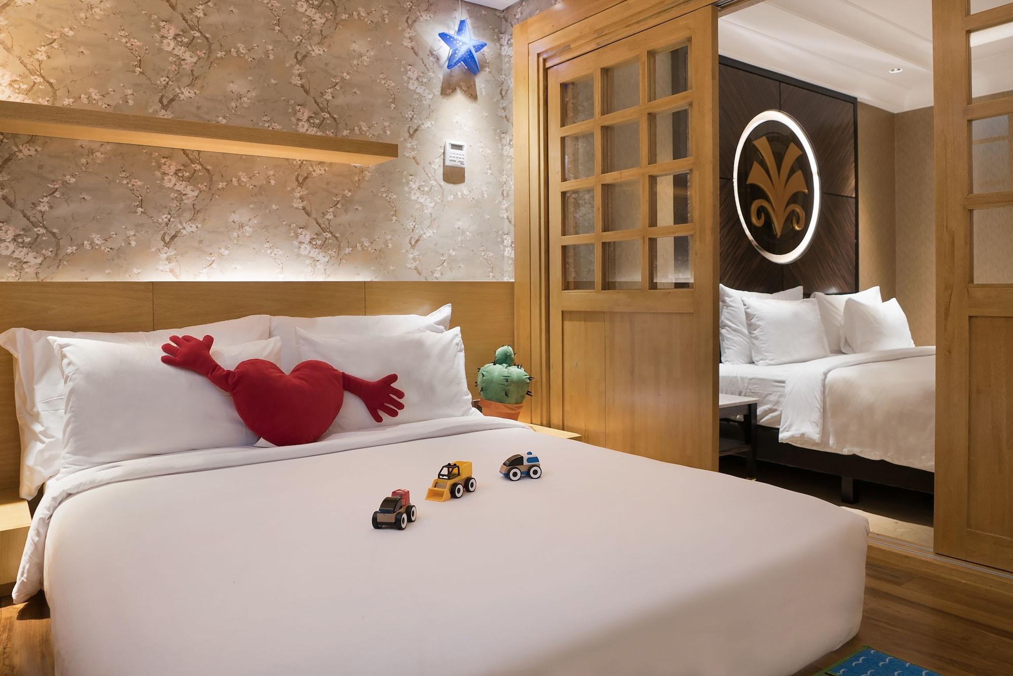 Myko Hotel & Convention Center Makassar Buitenkant foto