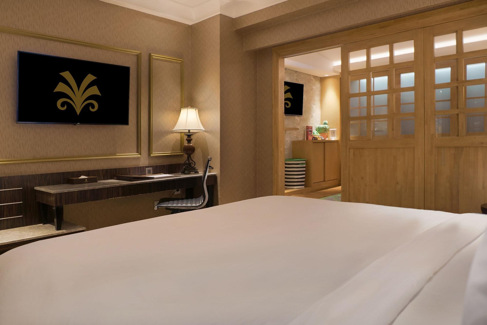 Myko Hotel & Convention Center Makassar Buitenkant foto