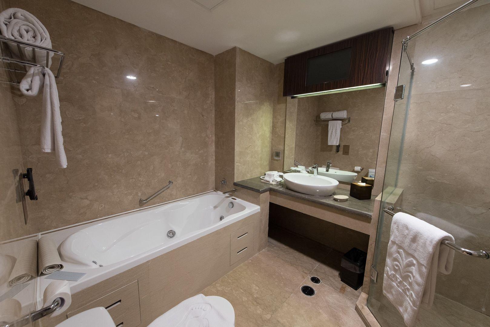 Myko Hotel & Convention Center Makassar Buitenkant foto