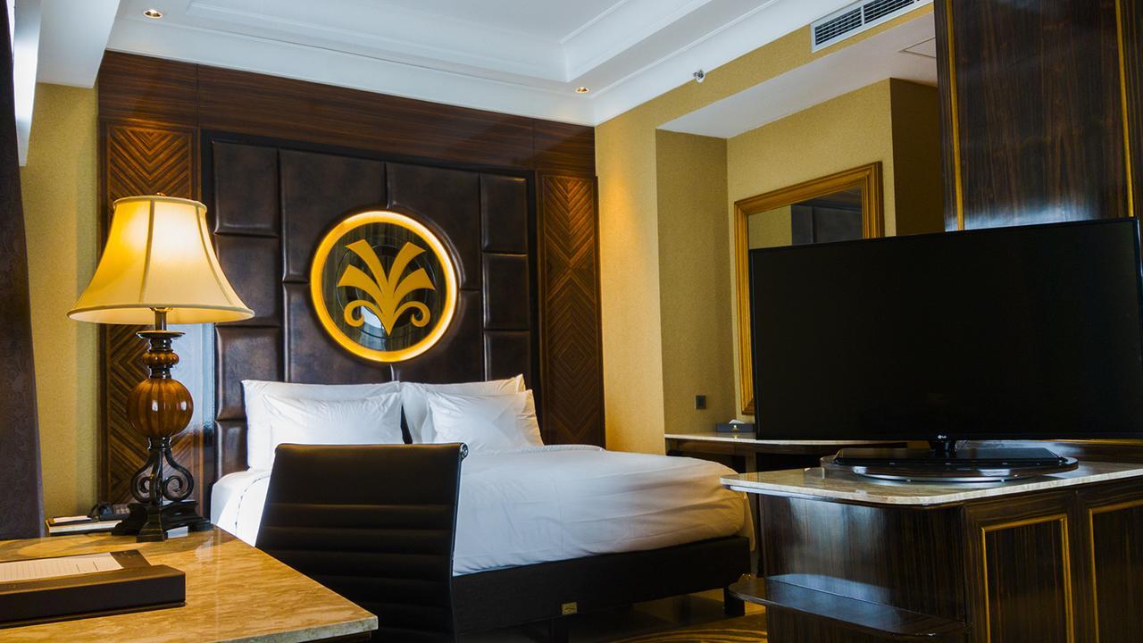 Myko Hotel & Convention Center Makassar Buitenkant foto