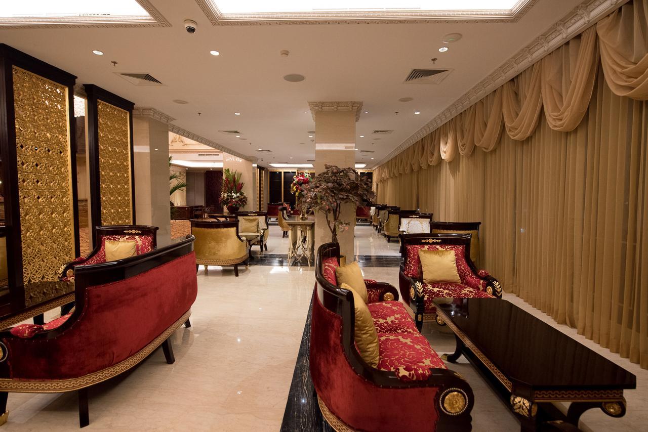 Myko Hotel & Convention Center Makassar Buitenkant foto