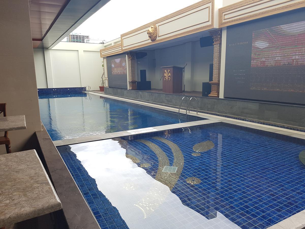 Myko Hotel & Convention Center Makassar Buitenkant foto