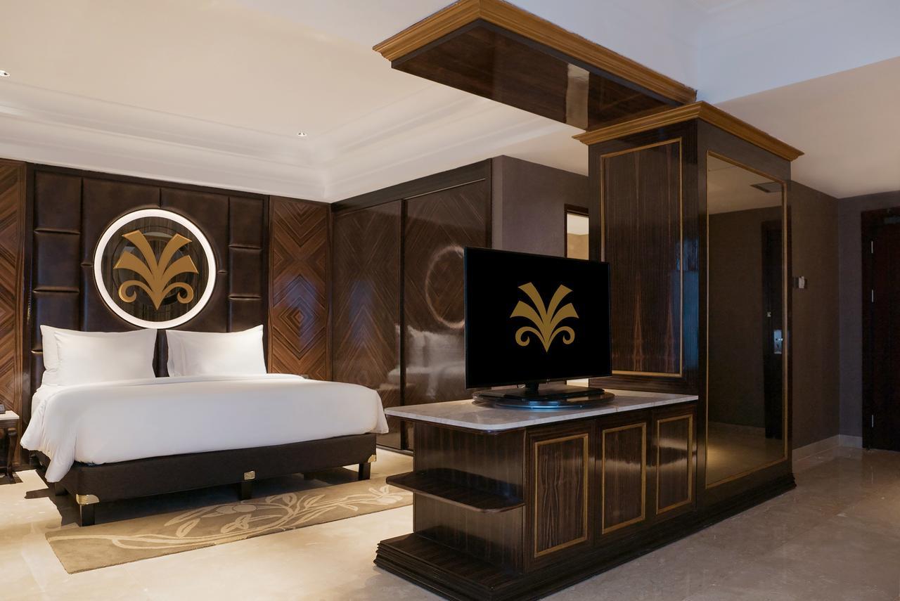 Myko Hotel & Convention Center Makassar Buitenkant foto