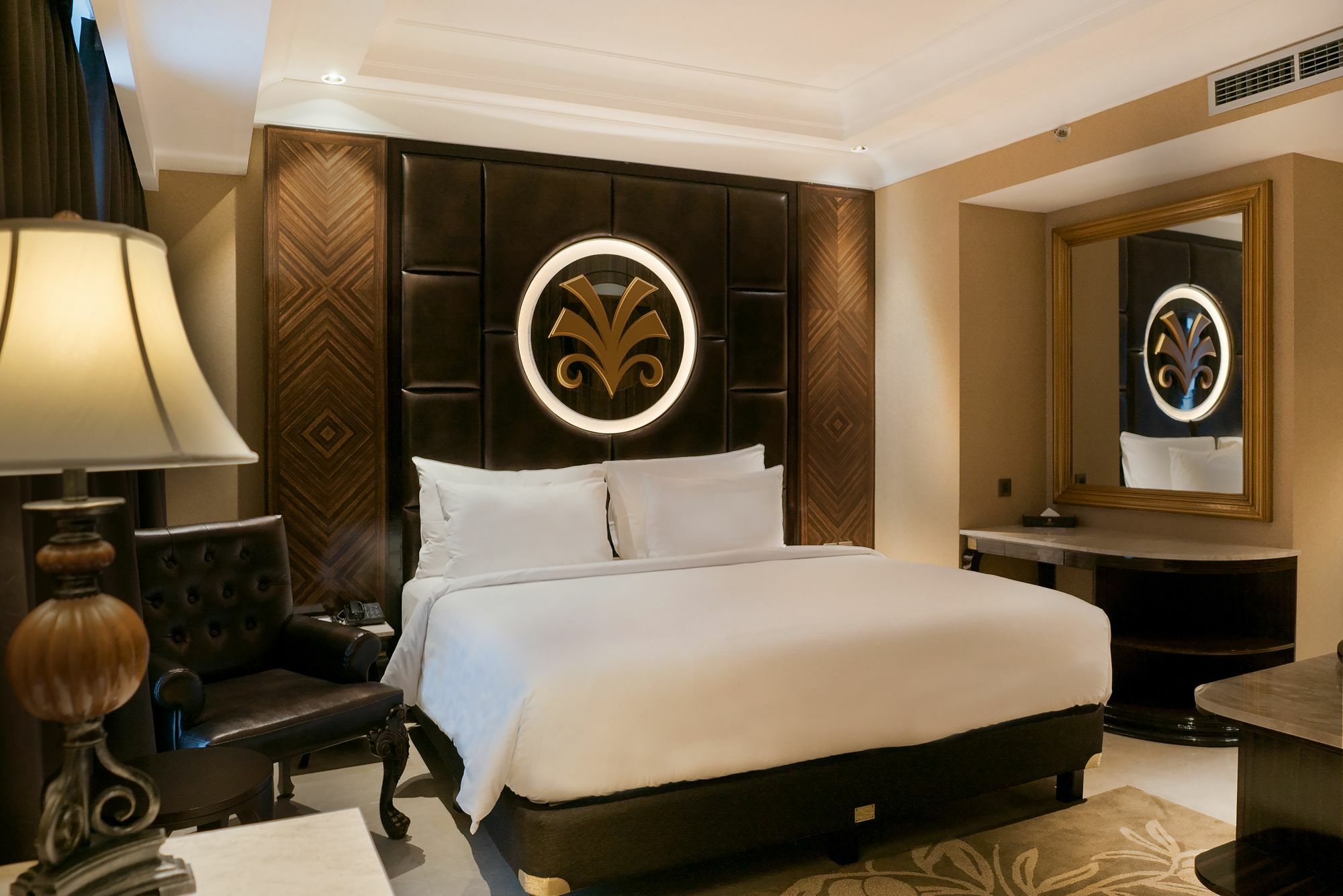 Myko Hotel & Convention Center Makassar Buitenkant foto